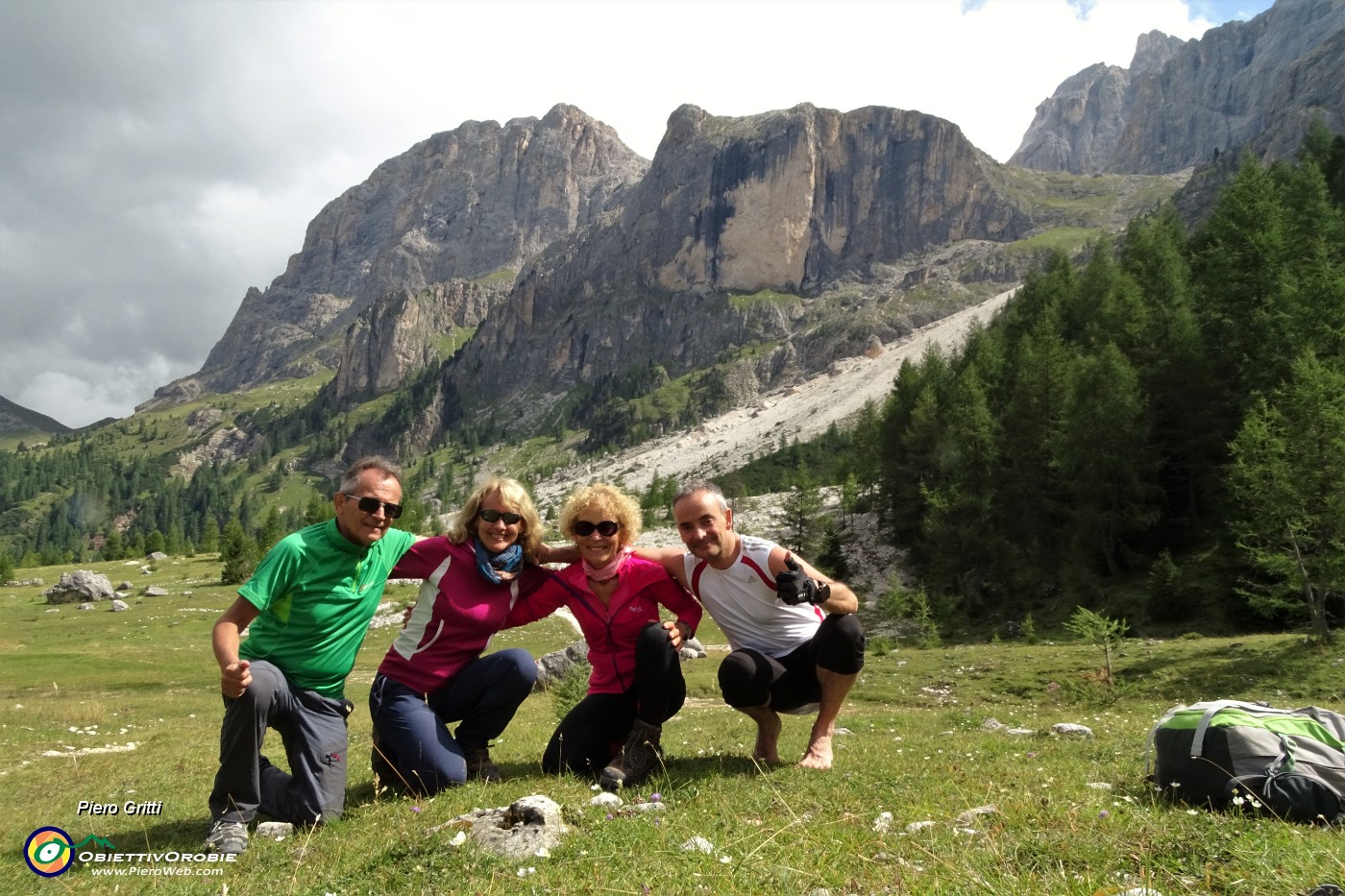 30 Dalla Val Venegia salutiamo il Monte Mulaz.JPG